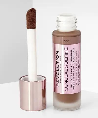 Makeup Revolution - Conceal & Define Foundation