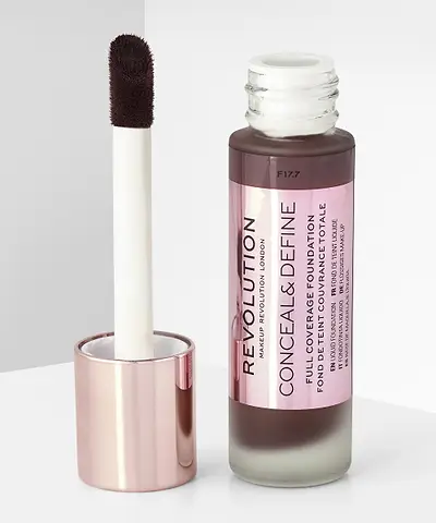 Makeup Revolution - Conceal & Define Foundation